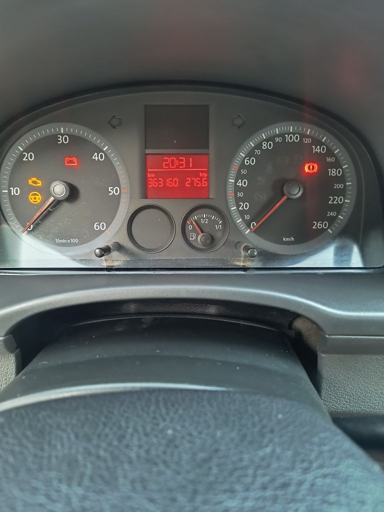 VW Caddy 2.0SDI 2004r. 5 osób / hak