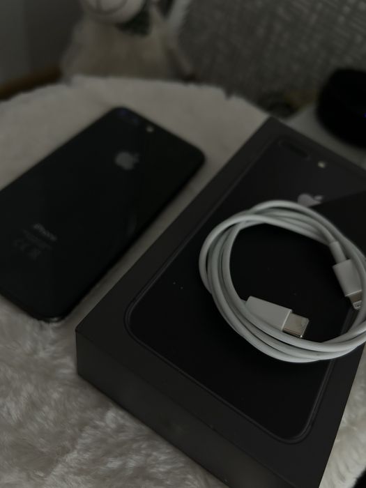 iPhone 8 Plus 64GB czarny – sprawny, gotowy do użycia!
