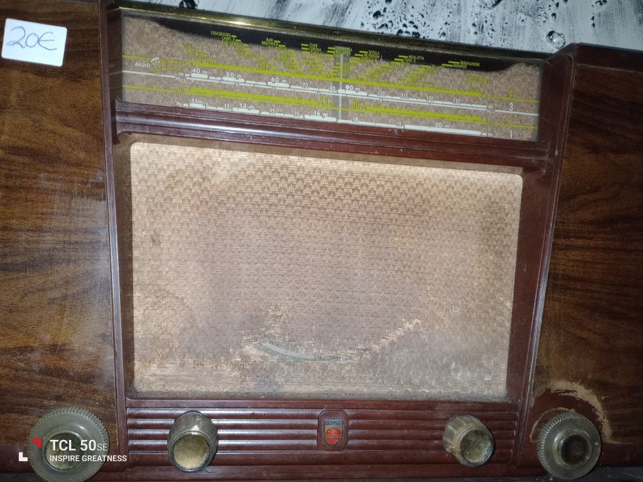 Radio muito antigo para decoração ou colecionadores,.