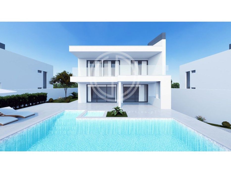 Moradia T3+1 geminada em Algoz