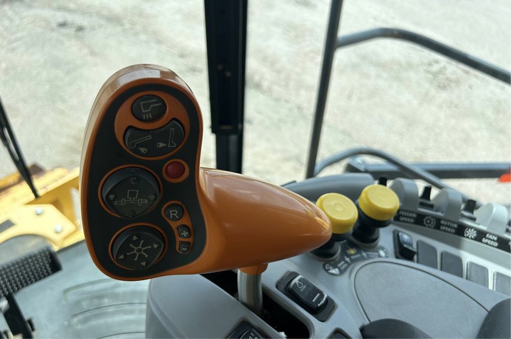 New holland cr9070 2011