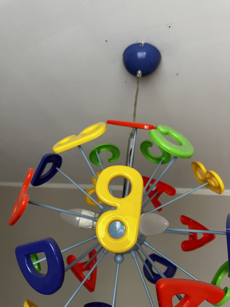 Стильна різнокольорова люстра в дитячу кімнату алфавіт E14