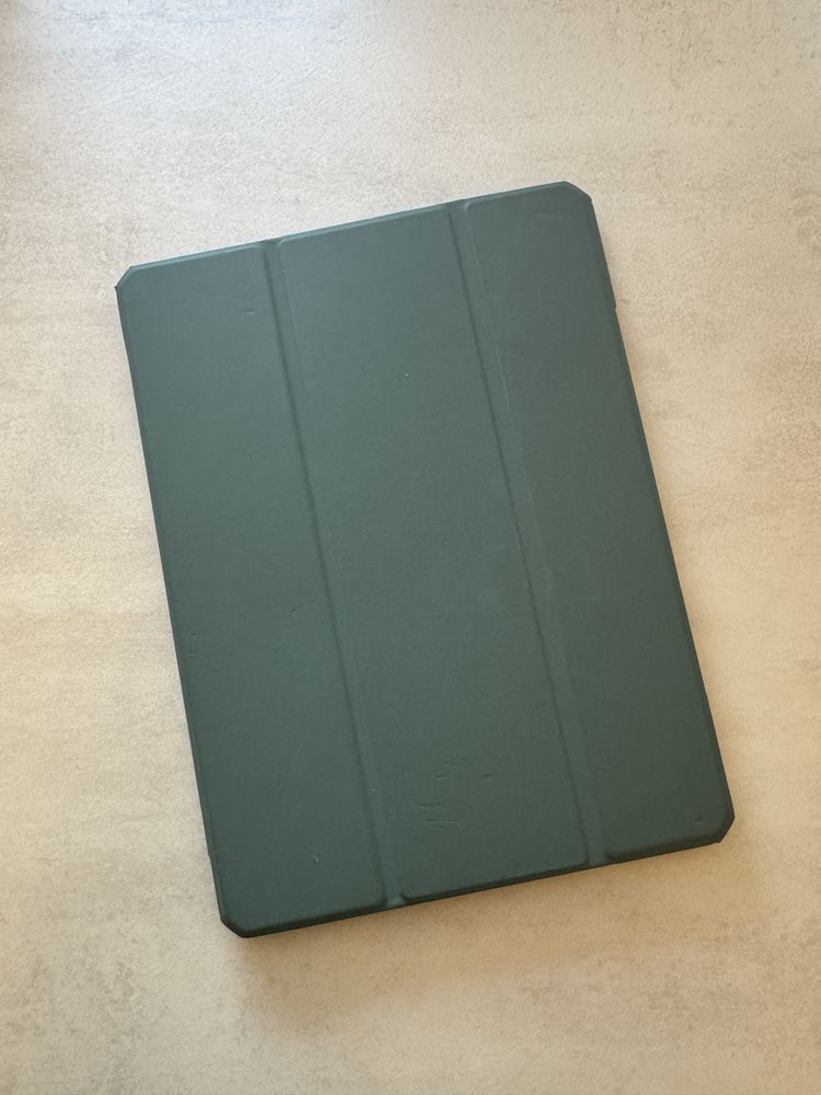 iPad 8 generacji 32 GB + Etui