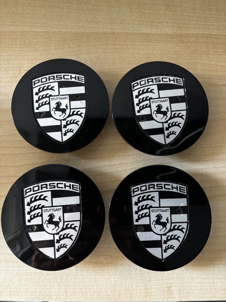 Conjunto de 4 centros de roda usados para jantes Porsche Cayenne