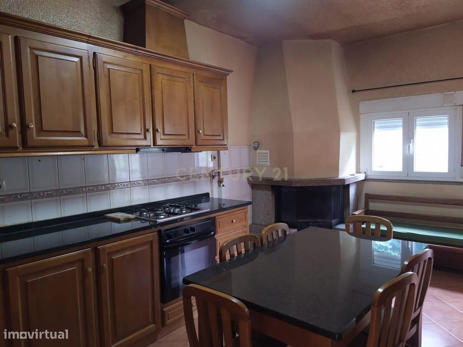 Casa Isolada em Vinhais - 5 Quartos e 267m² por 163.000€