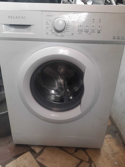 maquina de roupa TELEFAC em bom estado  para desocupar.