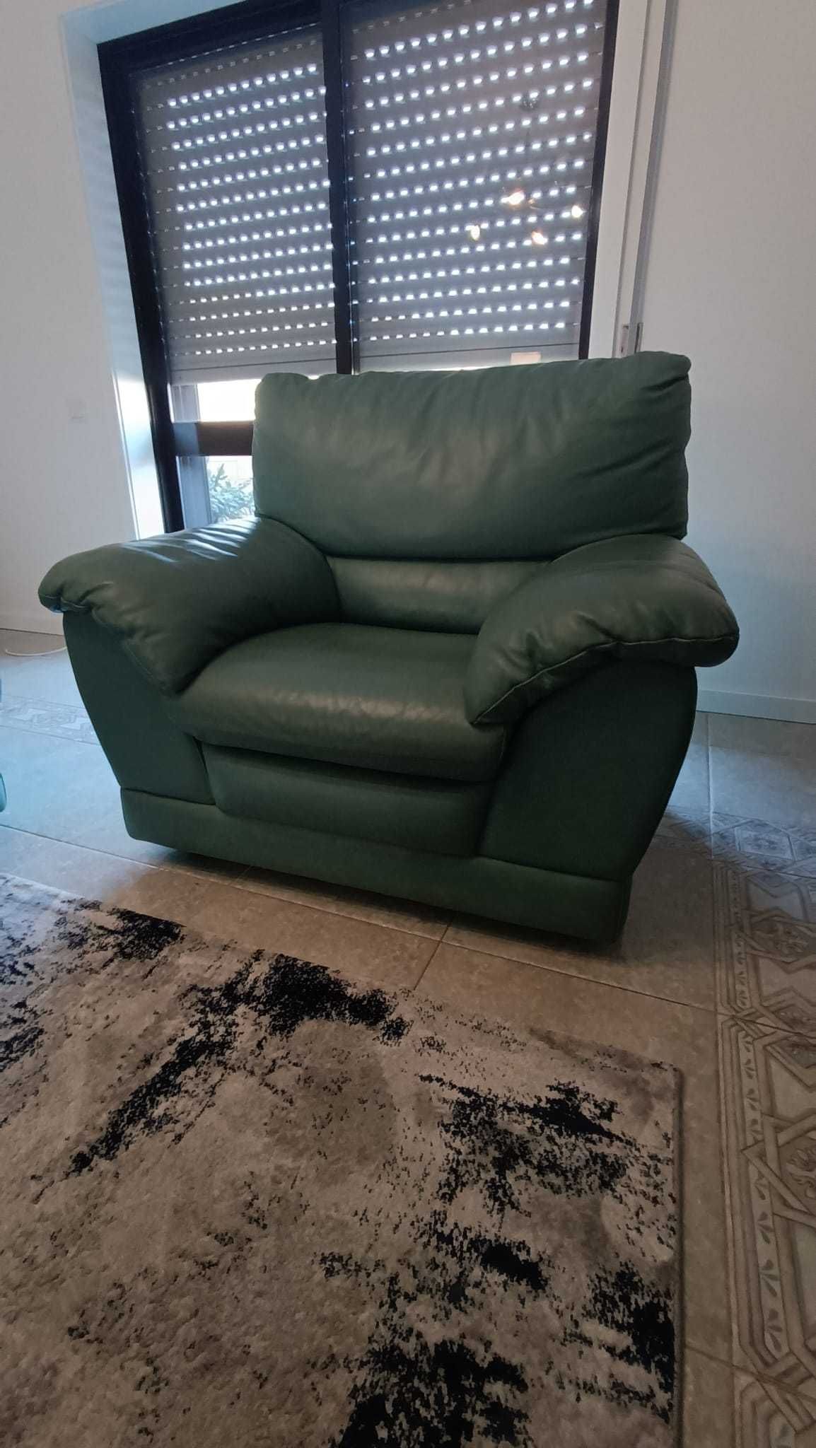 Conjunto de Sofás em Pele Genuína