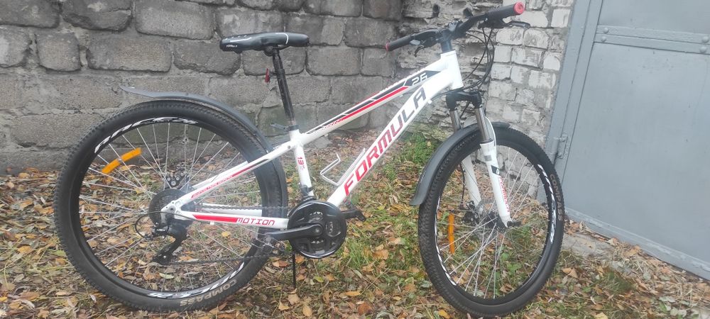 5000 гр. Продам велосипед Формула Мотион 26 колеса 13 рама