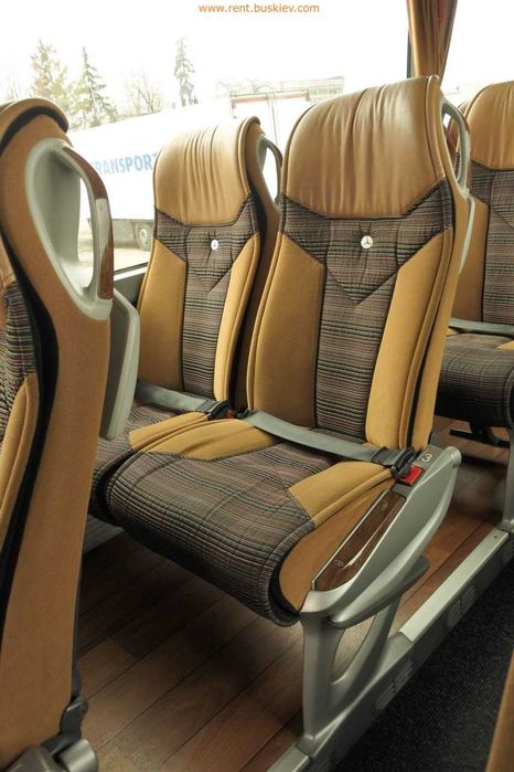 Оренда туристичного, екскурсійного, великого автобуса