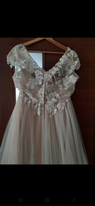 Suknia ślubna plus kolczyki