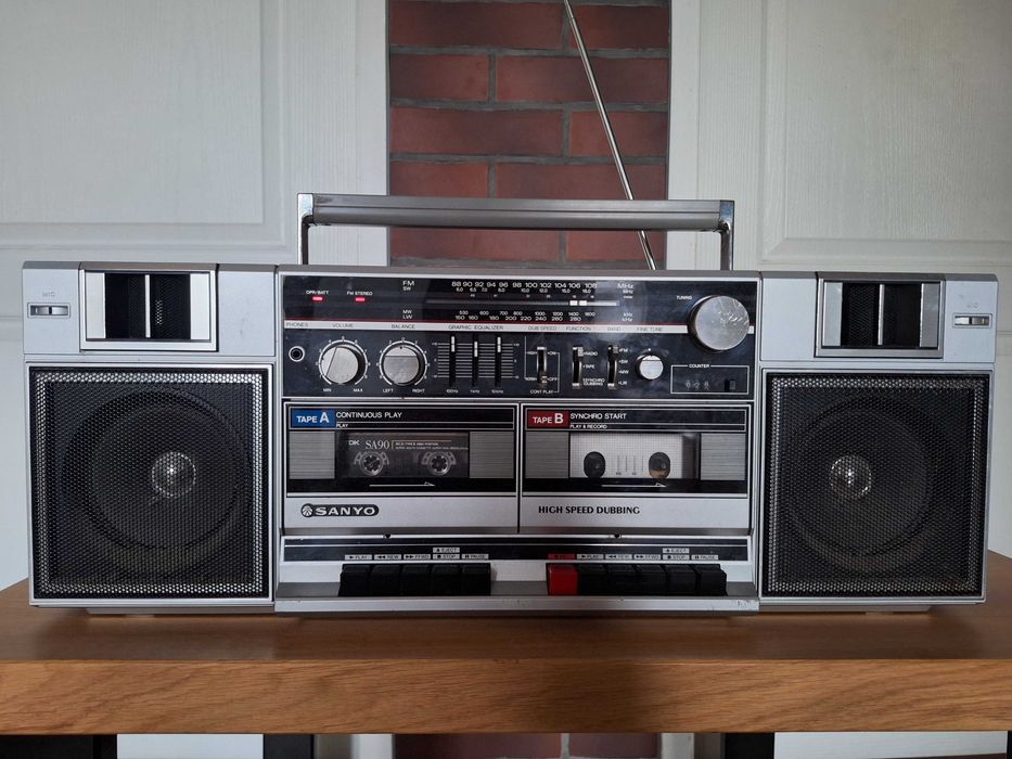 radiomagnetofon Sanyo M W220L