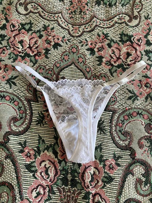 Комплект білої мереживної білизни від Garter Room