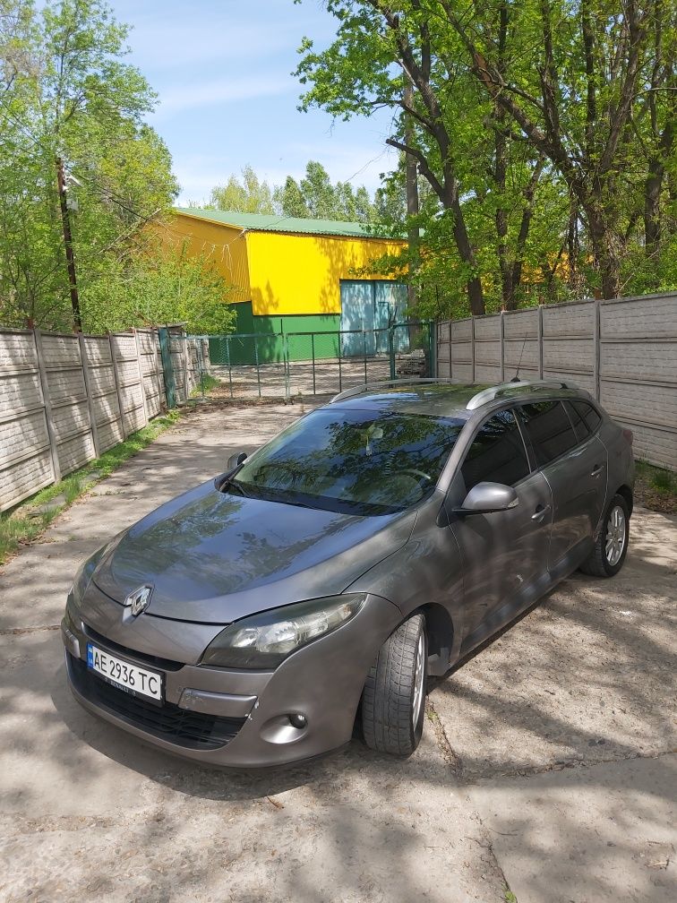 Продам Renault Megan 2011 год