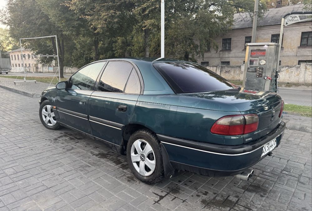 Продам омега б 2.5 автомат срочно
