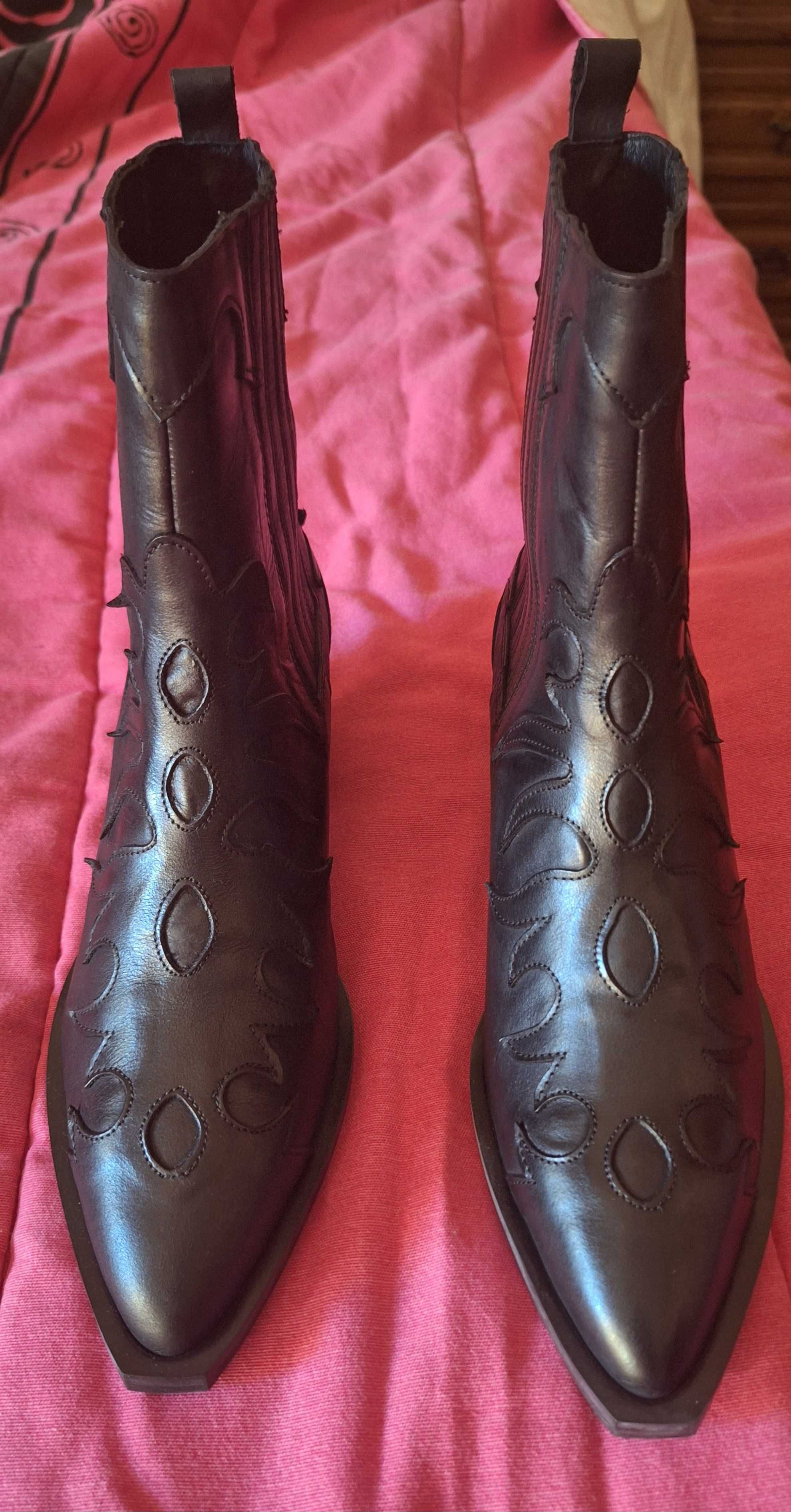Botas Texanas em Pele Novas