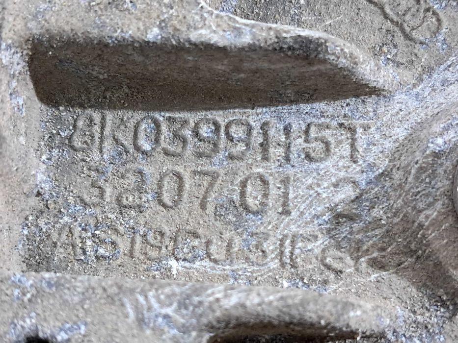 Podpora łapa belka poduszka skrzyni biegów AUDI A4 B8 A5