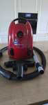 Mocny workowy odkurzacz PHILIPS PowerLife o mocy 1800W.