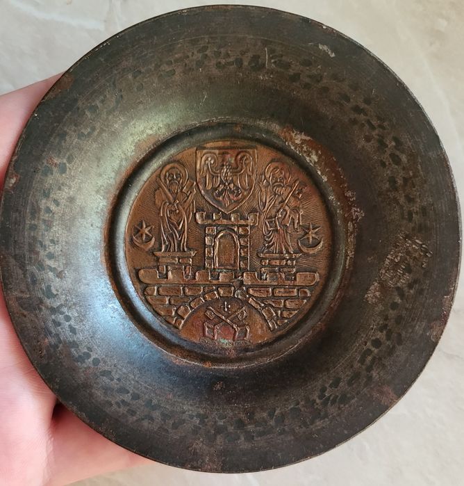 Дешево шикарна рідкісна антикварна майоліка тарілка емаль