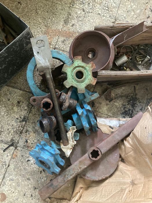 Rozrzutnik Fortschritt T-088 - części do rozrzutnika