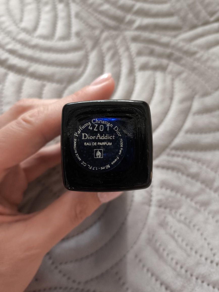Flakon po perfumach Dior Addict