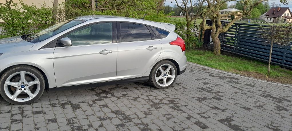 Ford Focus Titanium 1.6 benzyna 150 km