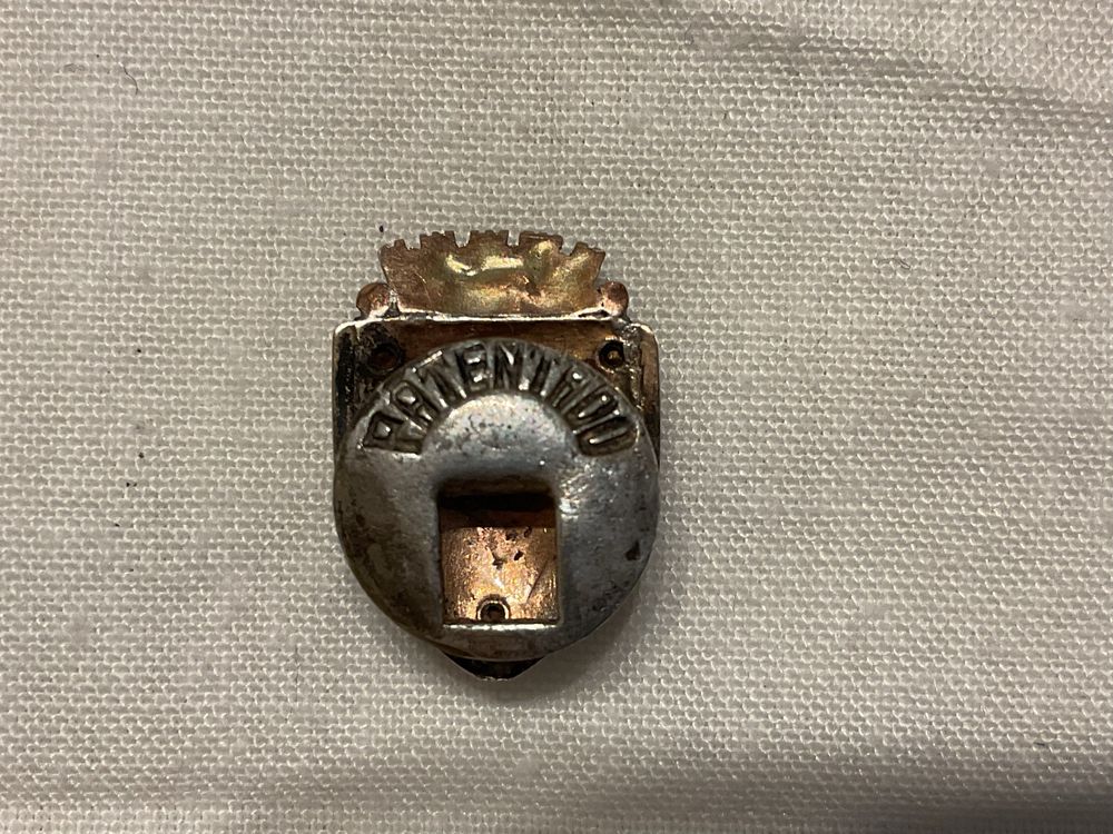 Antigo pin lapela em ouro e prata Futebol Vitoria Clube Guimares