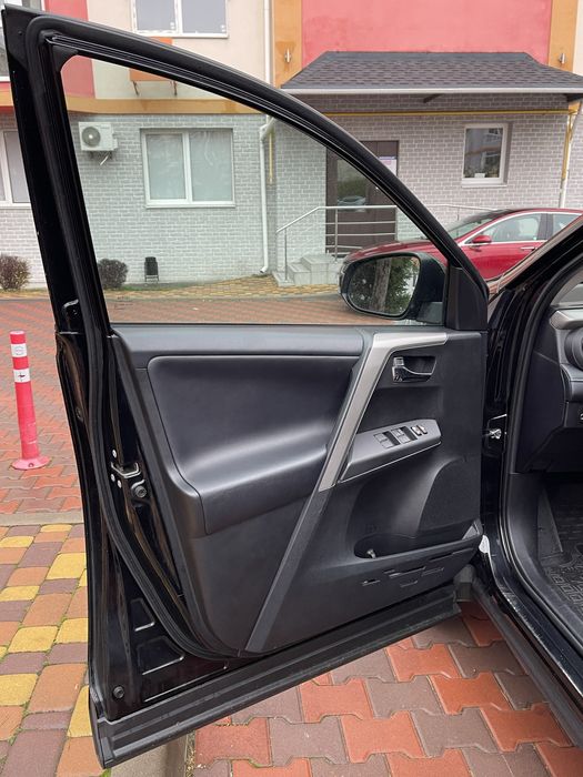 Продам Toyota RAV-4 2018 року