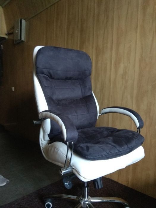 Крісла для дому і роботи