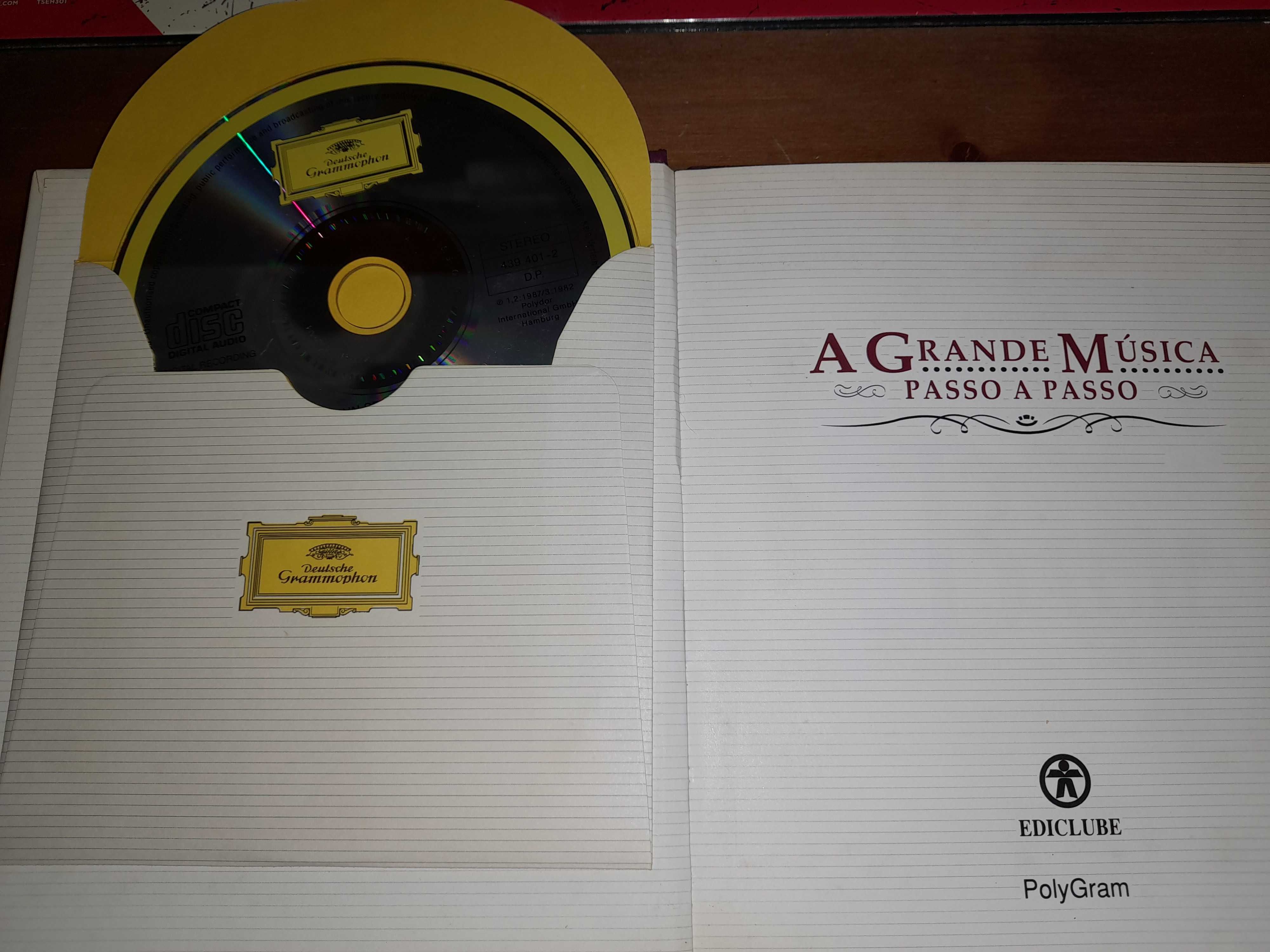 Coleção da grande musica clássica ,32 cds+ livro + móvel