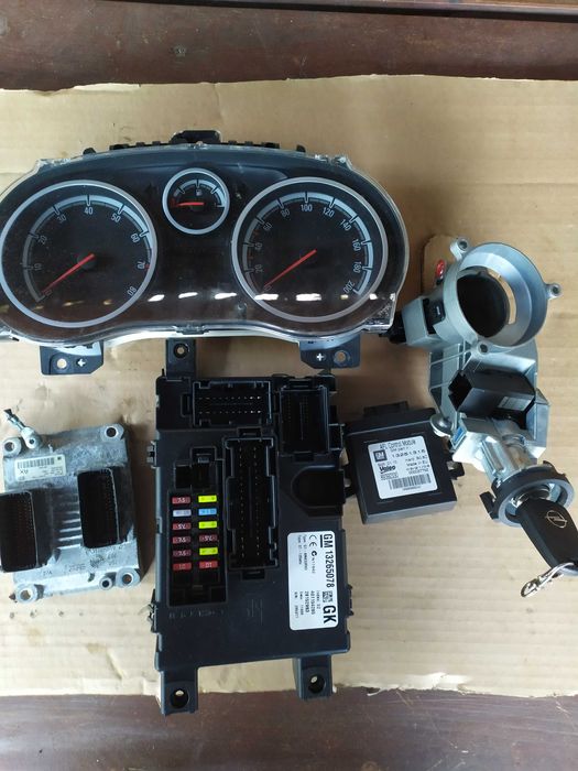 Opel Corsa D 1.0 1.2 komputer stacyjka