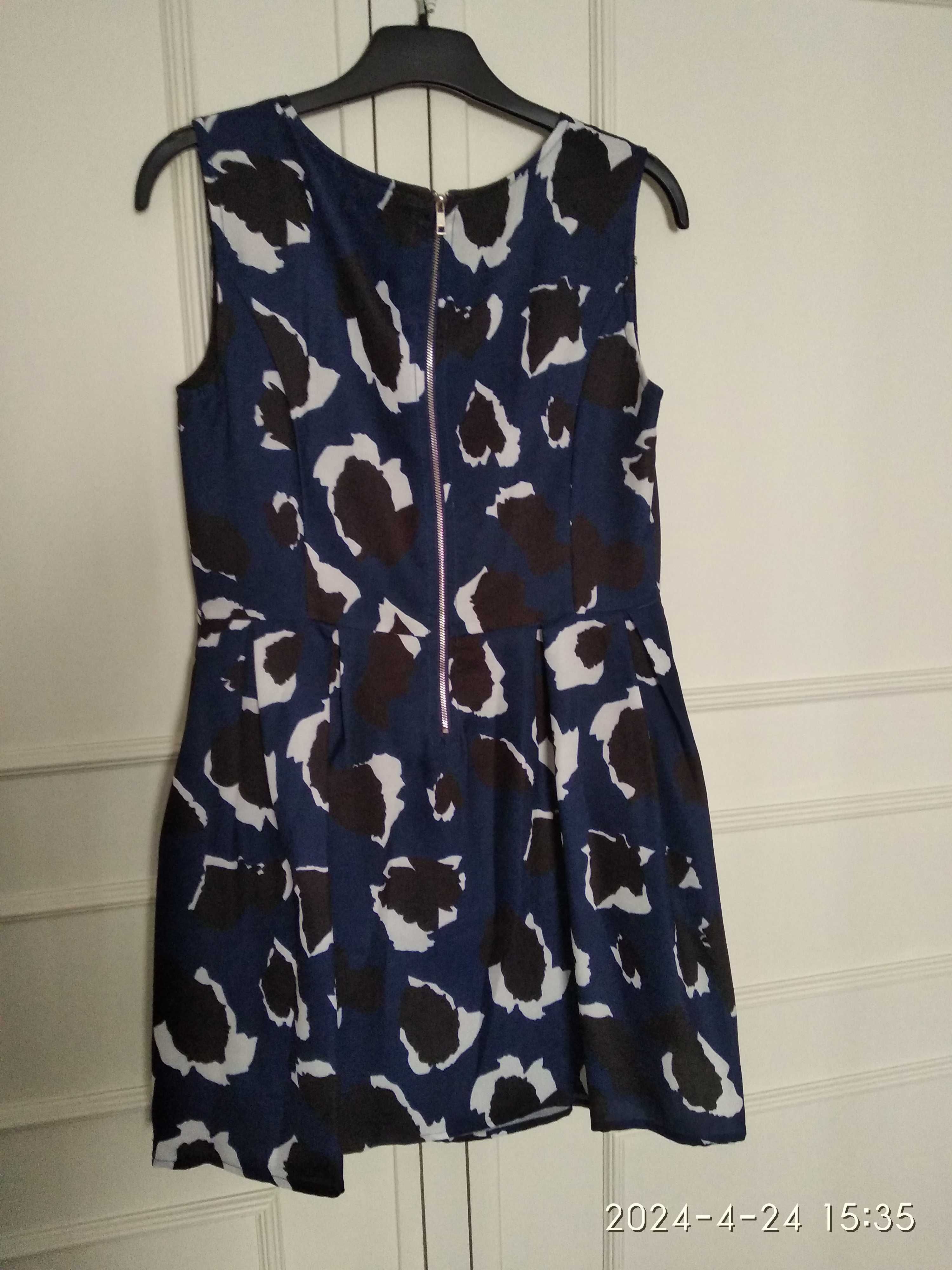 Vestido com pregas e bolsos "Casual"
