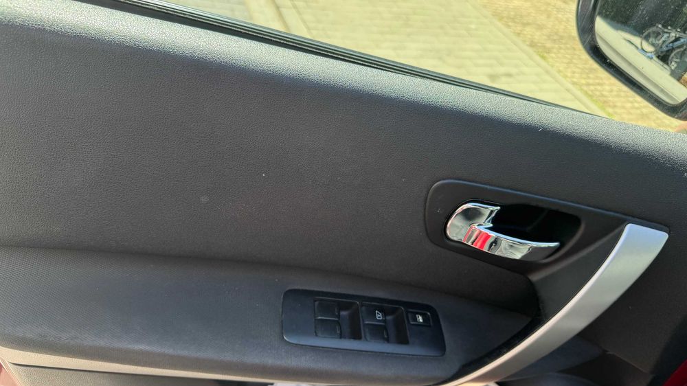 Автомобиль Nissan Qashkai 2013 CVT 1.6