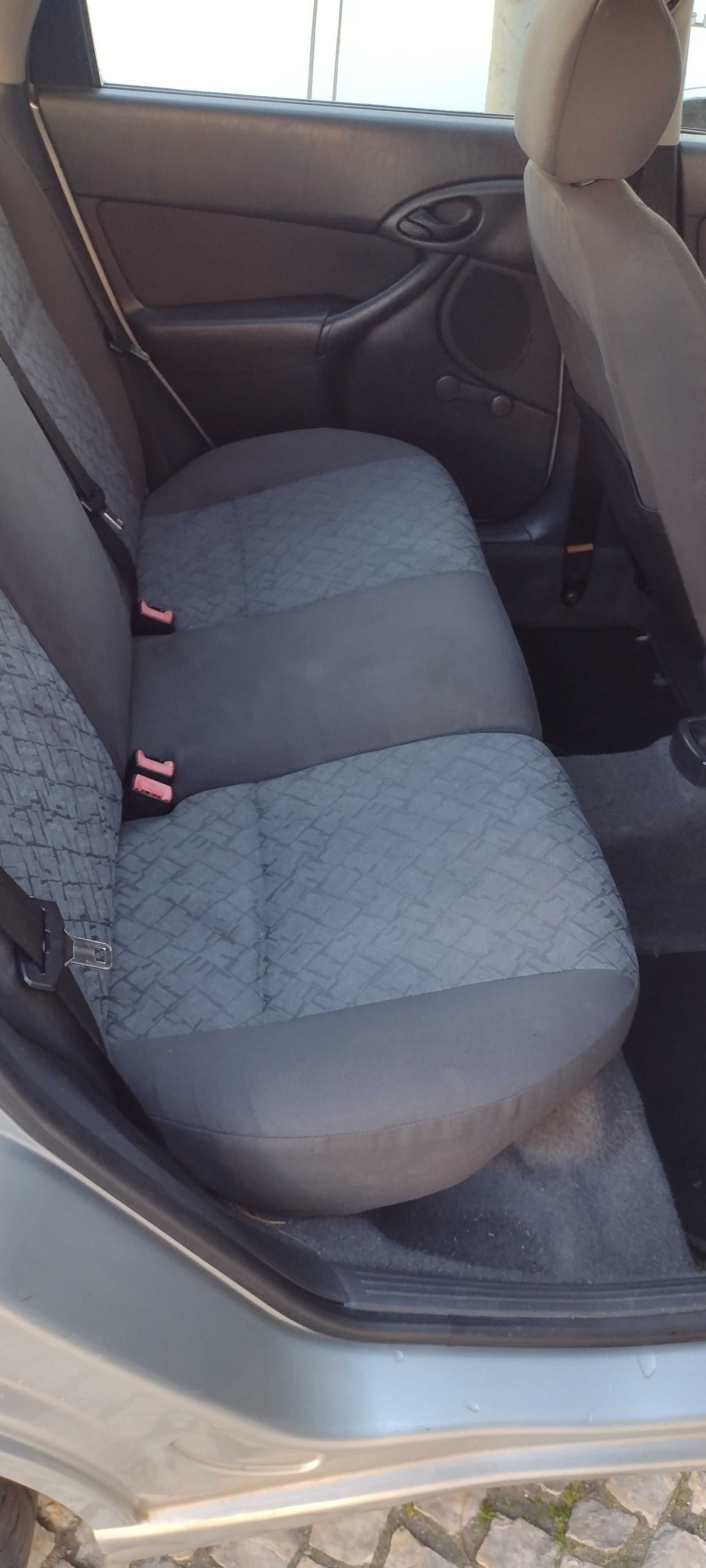 Ford Focus 1.4 gasolina