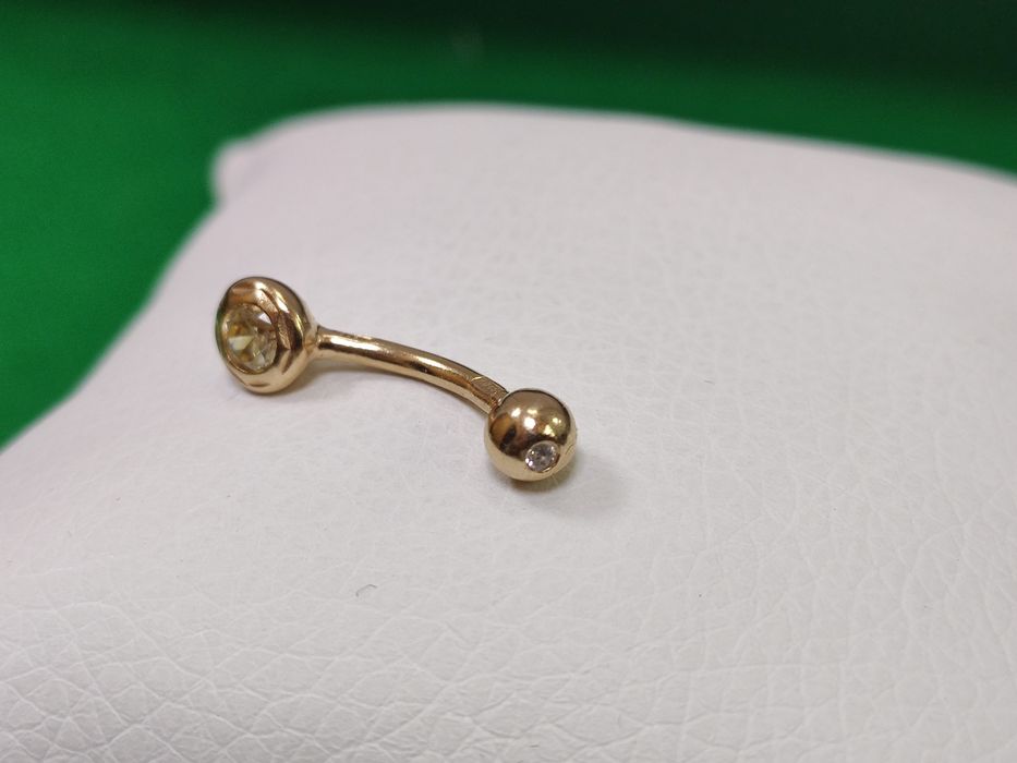 Пирсинг для пупка золото