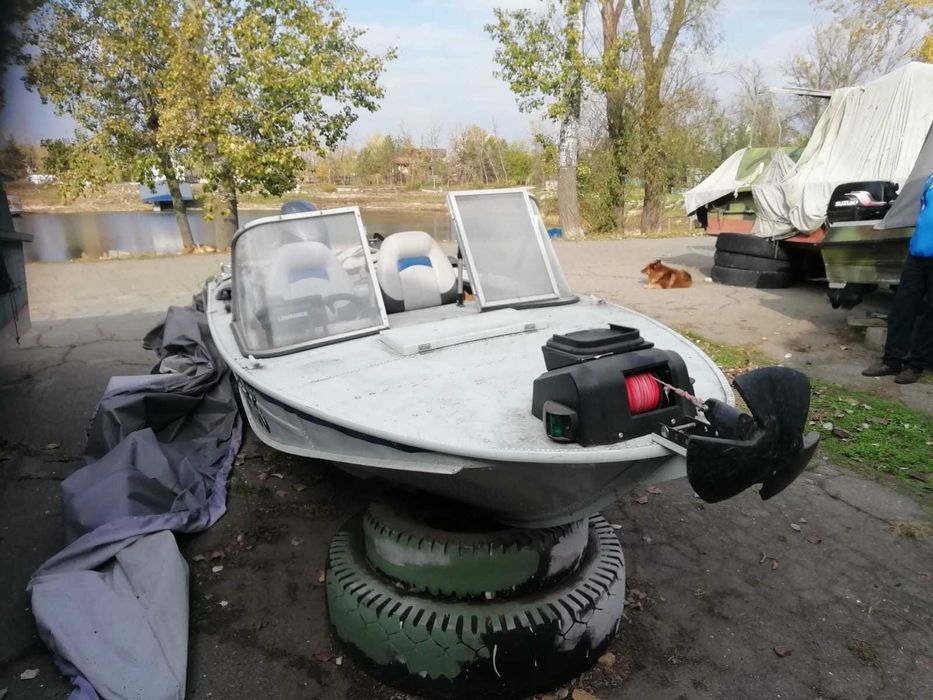 КАТЕР "ДНІПРО" з мотором YAMAHA 40