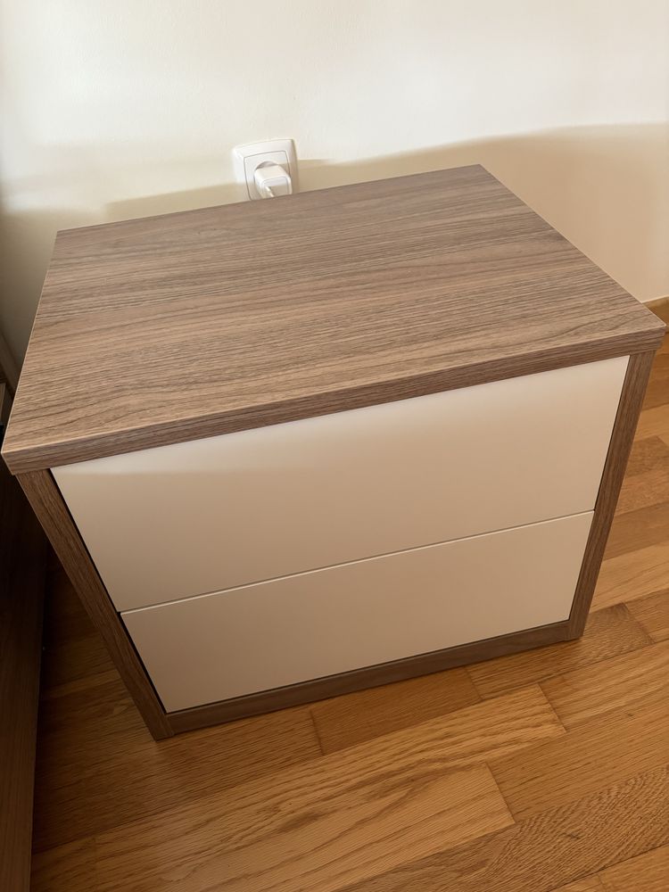 Mesa cabeceira de quarto casal vendo 2