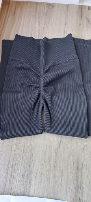 Продам Леггинсы в рубчик с пуш-ап эффектом InSecret Leggings RIBBED Pu