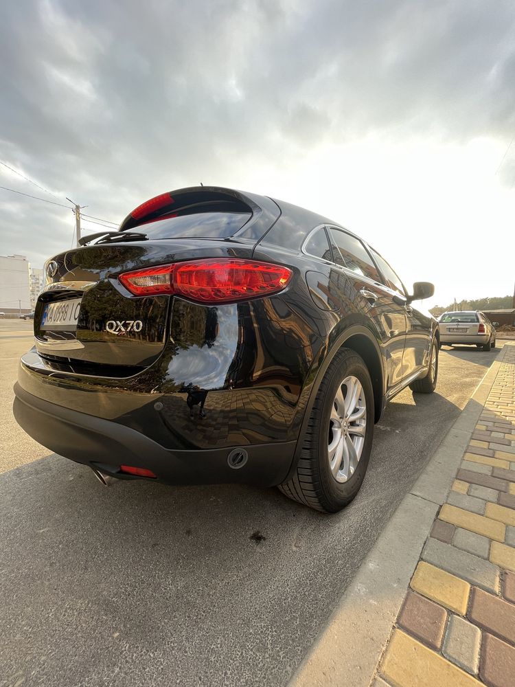 Продам Infinity QX70 2017