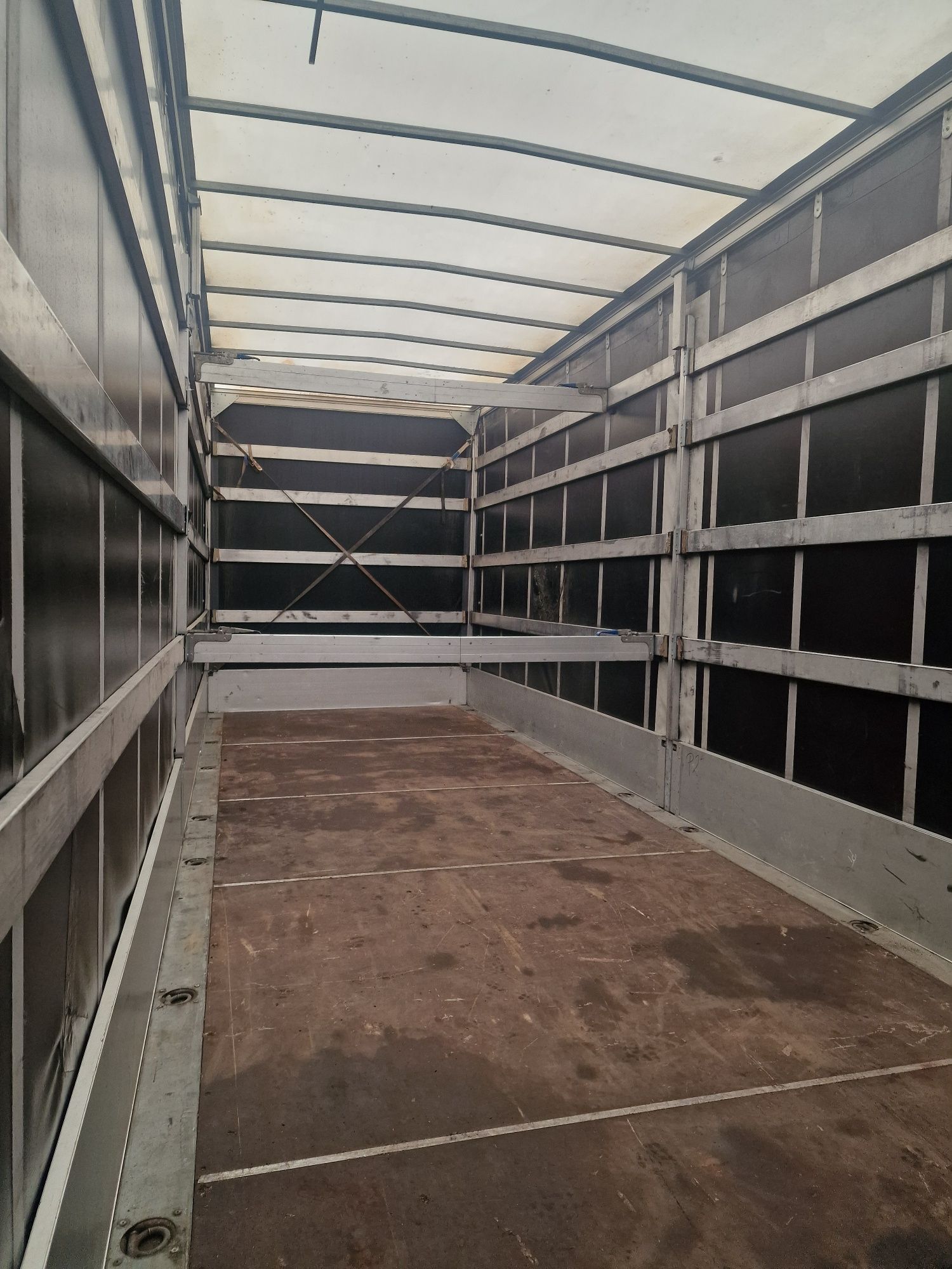 Przyczepa lekka Unsinn  3.500 kg 3 osie obrotnica plandeka firanka