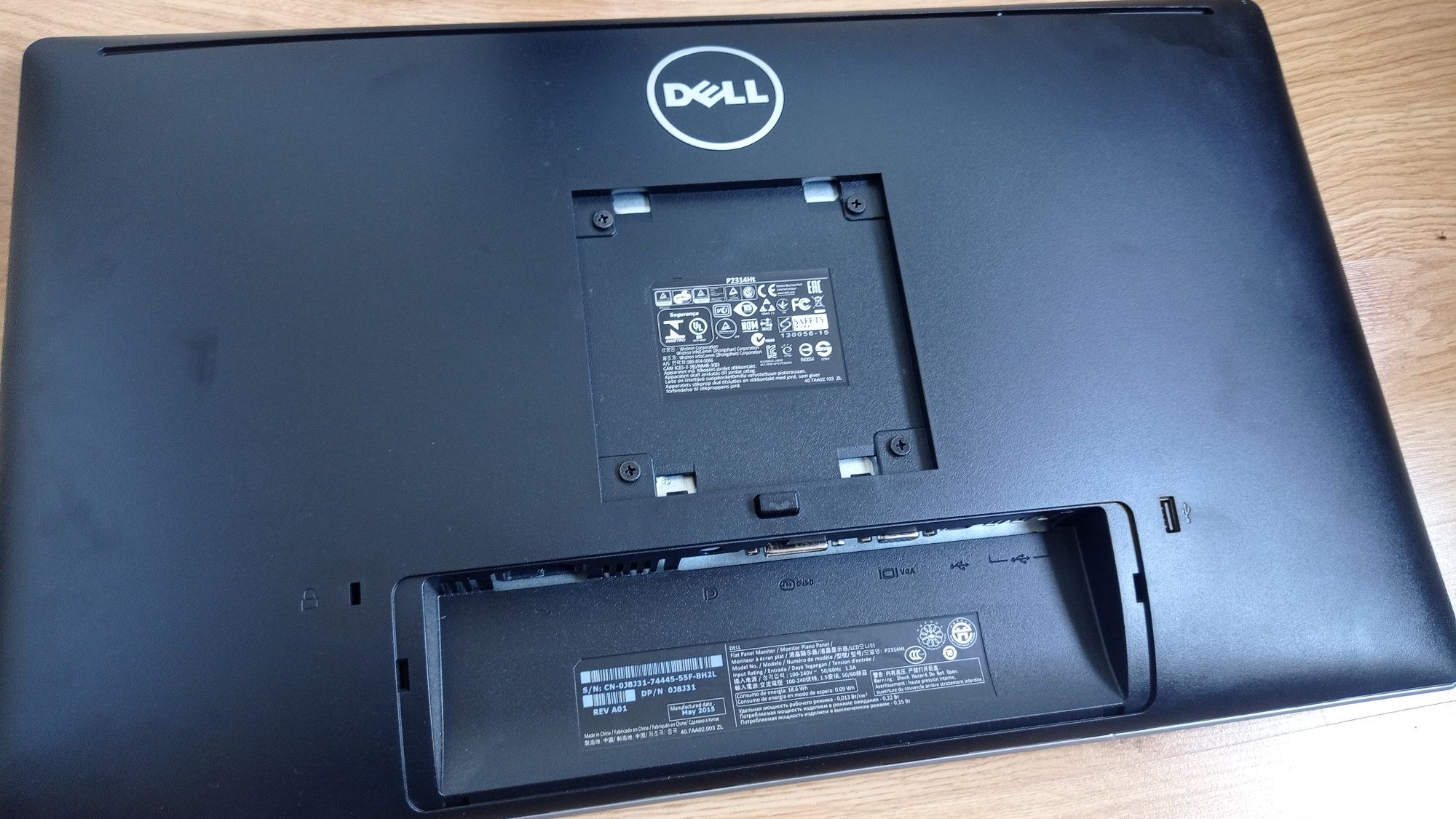Monitor 23 cale Dell P2314HT VGA DVI Display Port USB do szkoły pion