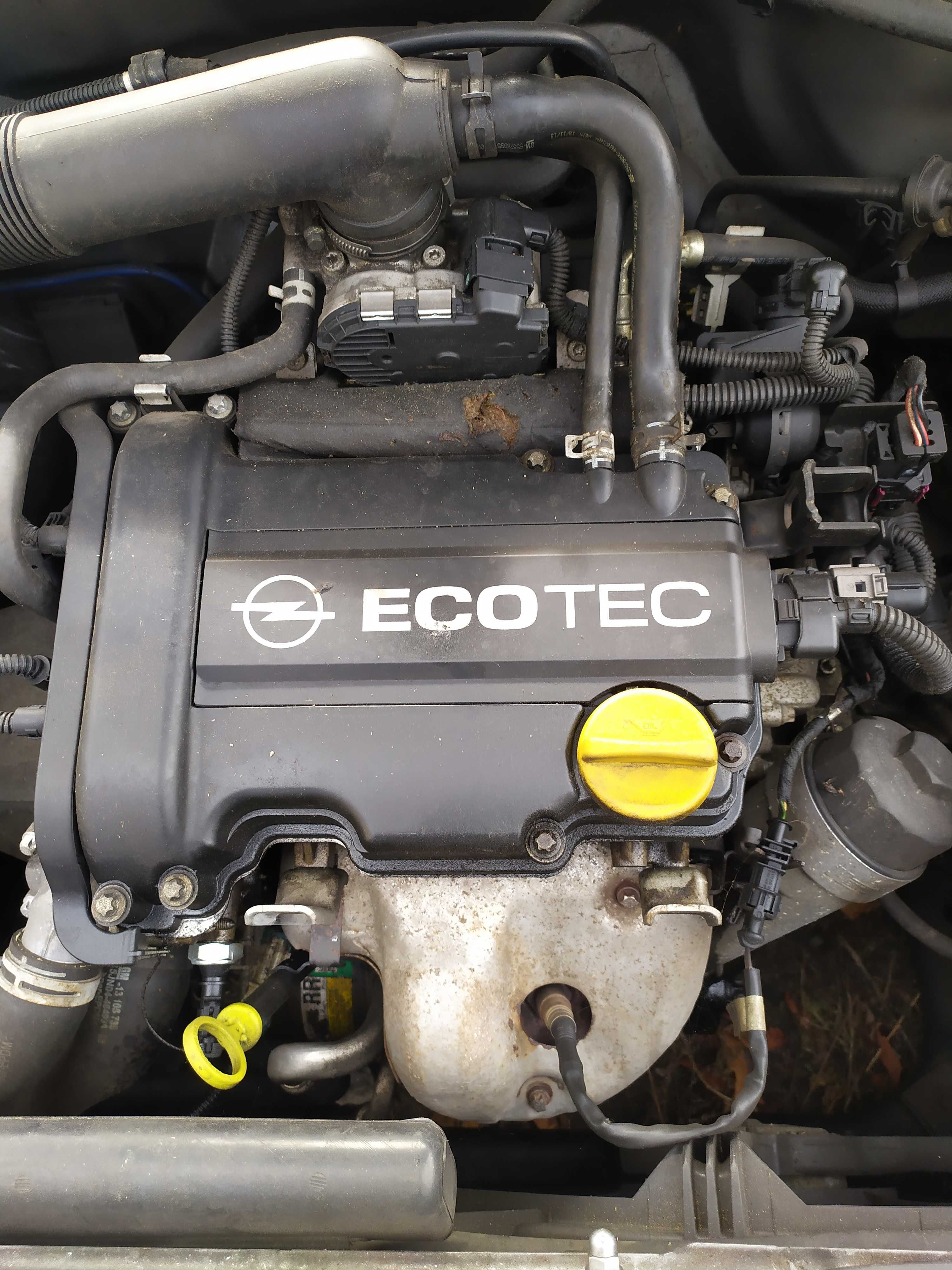 Opel Corsa C D silnik dół Z 10XEP