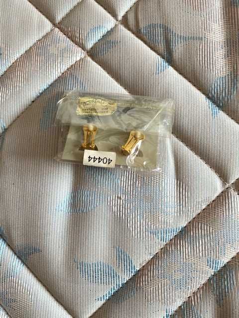 brincos dourados novos nunca usados