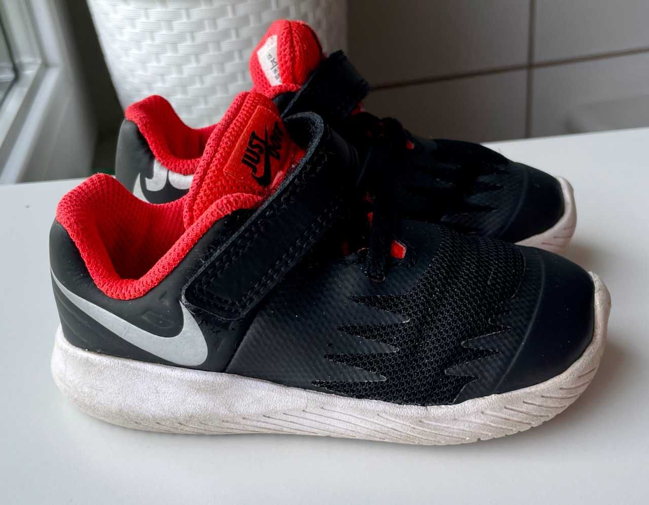 Buty dziecięce Nike rozm 23,5 13cm stan bdb