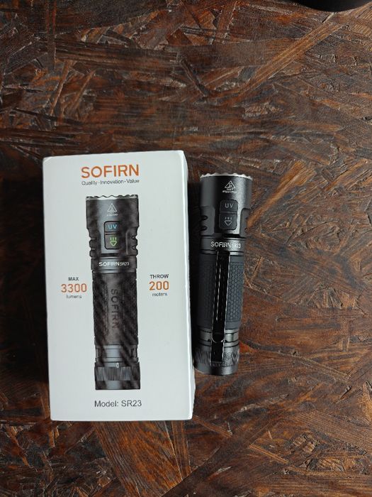 Latarka Sofirn SR23, 3300 lumen, 200 metrów + dioda UV