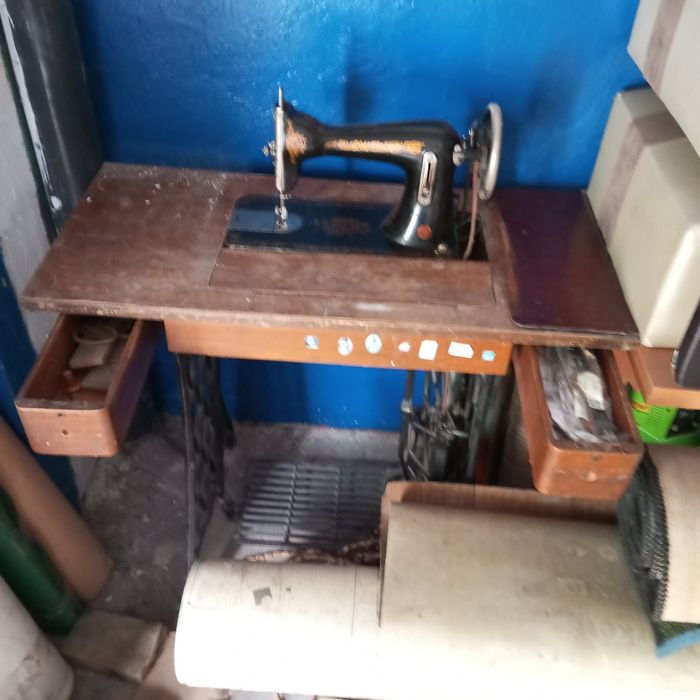 Швейная машинка б/у