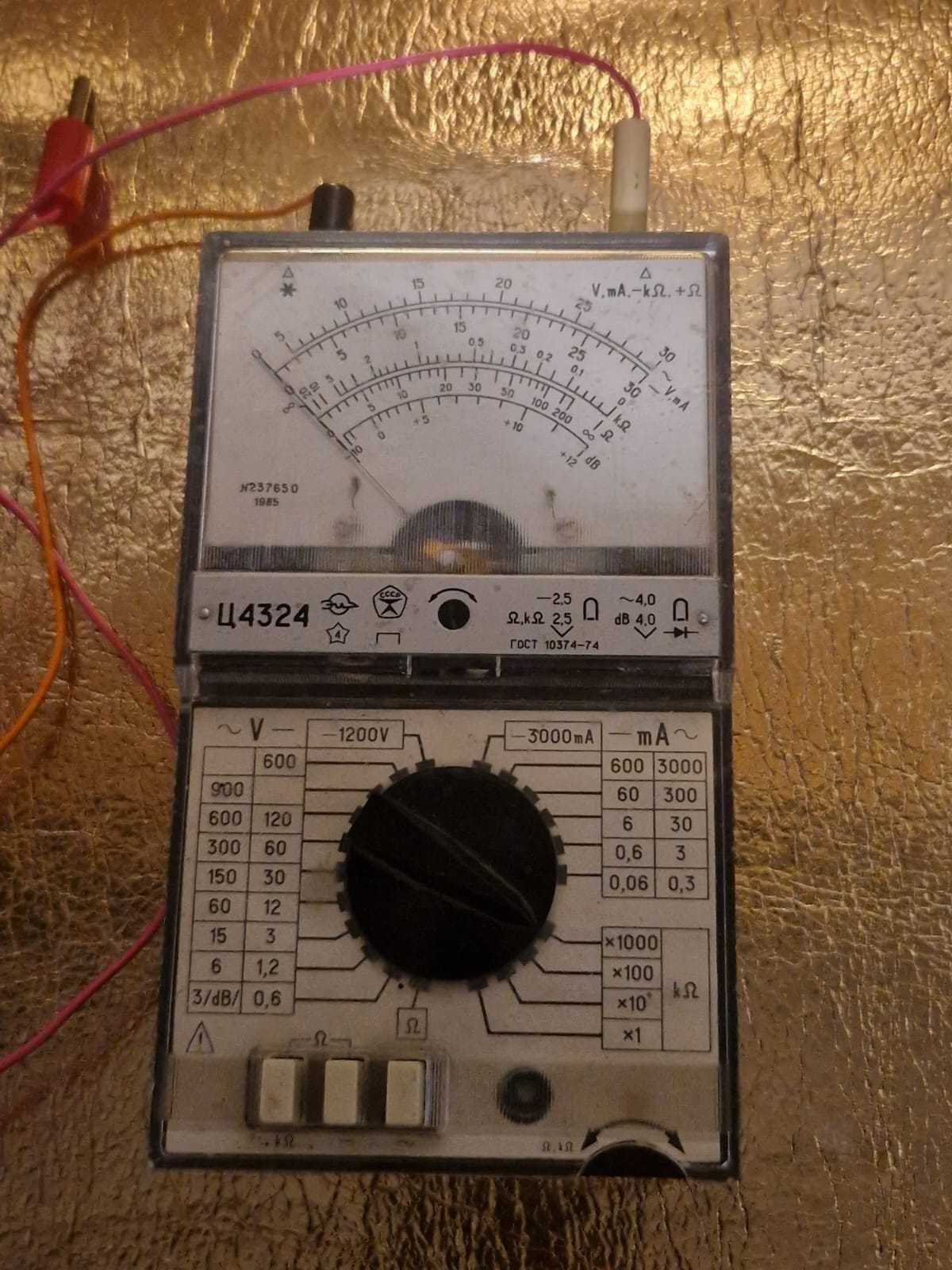 Miernik to Ц4324 (C4324) – radziecki analogowy miernik uniwersalny