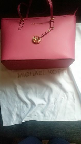 Сумка Michael Kors. Кожа, оригинал 100% На замке.