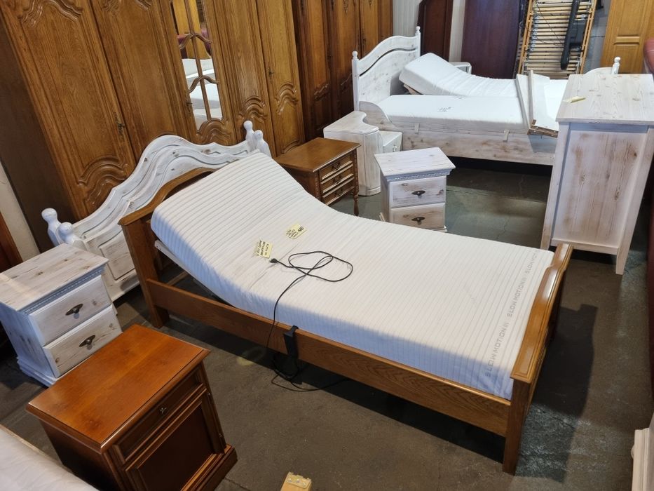 łóżko sypialnia drewniana bielona