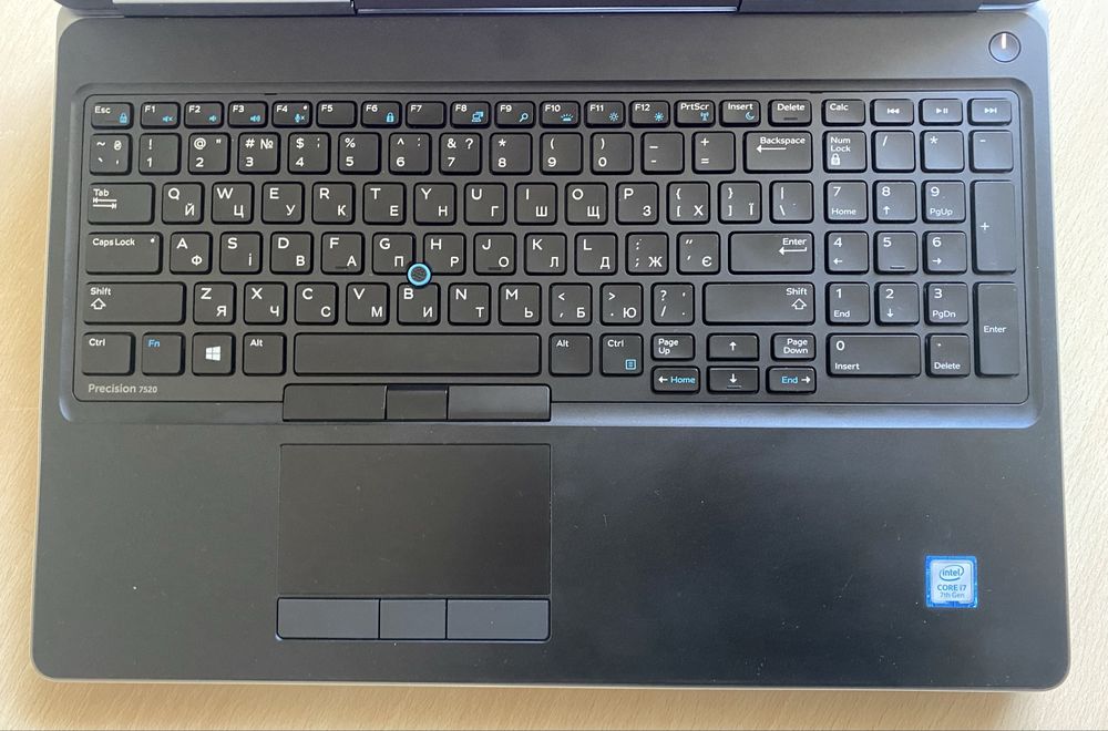 ПОТУЖНИЙ DELL Precision 7520•15.6 FHD•Core i7-7700HQ•16•256 nVIDIA 4Gb