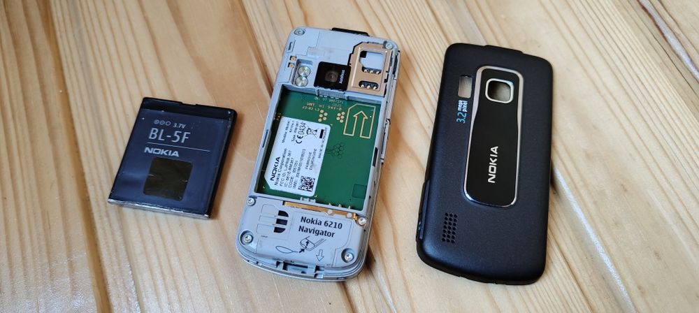 Nokia 6120 Navigation
